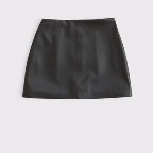 Abercrombie & Fitch Scarlet Curve Love Vegan Leather Mini Skort💌
